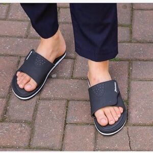 Roknemo Men's Adjustable Open Toe Slide Sandals Size 13 with Contoured Footbed